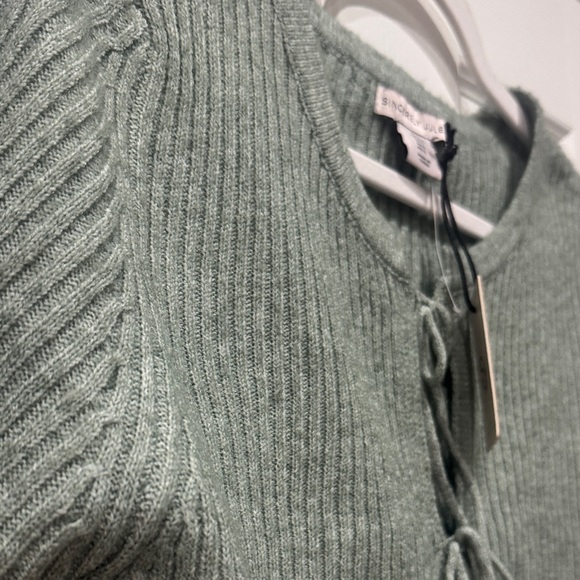 Sincerely Jules Sage Knit Cropped Top NWT - Picture 3 of 6